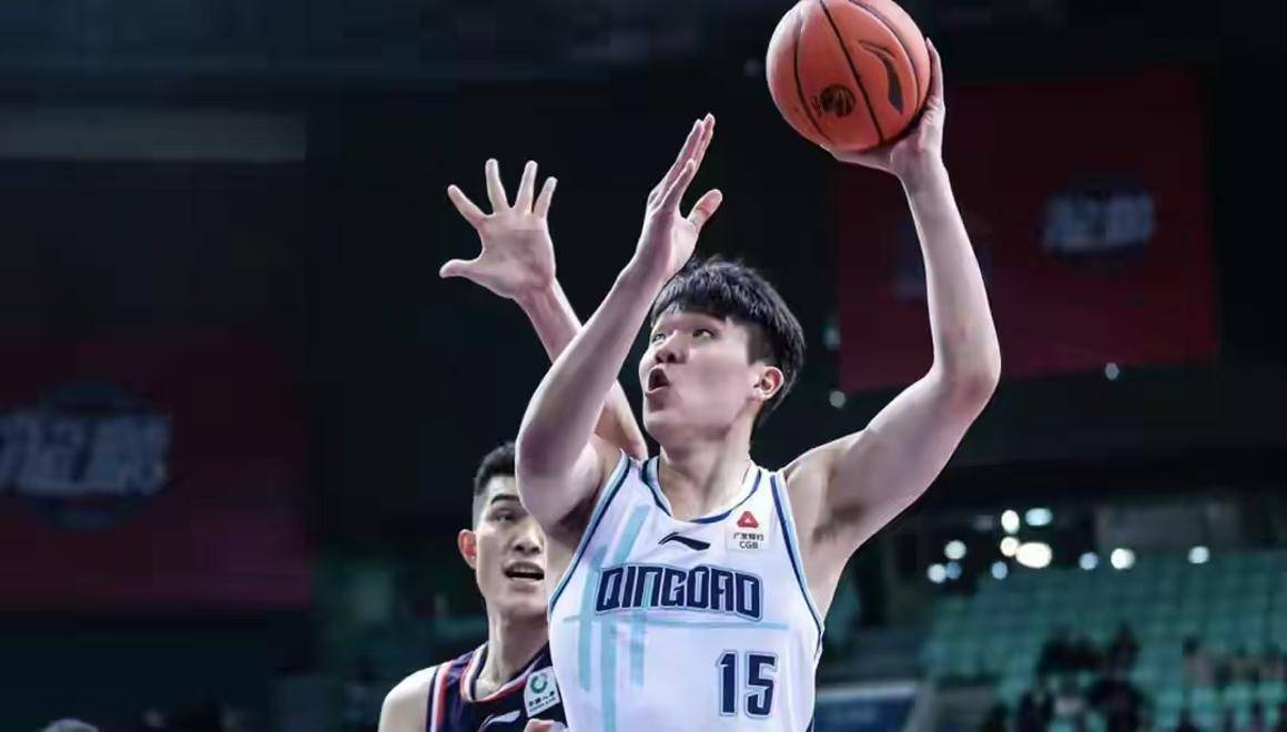星重伤、帅位洗牌与选秀新星崛起瓦力棋牌游戏NBA风暴来袭！巨(图2)