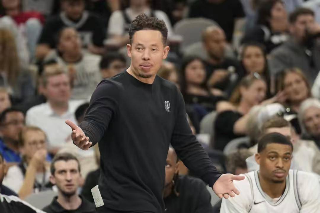 星重伤、帅位洗牌与选秀新星崛起瓦力棋牌游戏NBA风暴来袭！巨(图5)